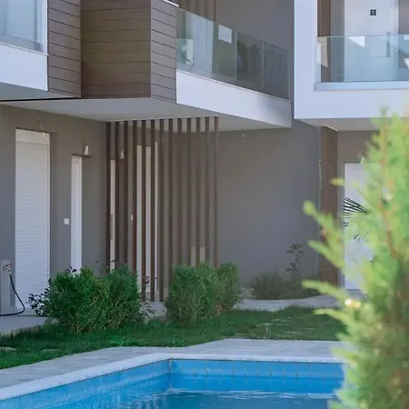 Apartment Ofrynio Luxury & Pool2 *